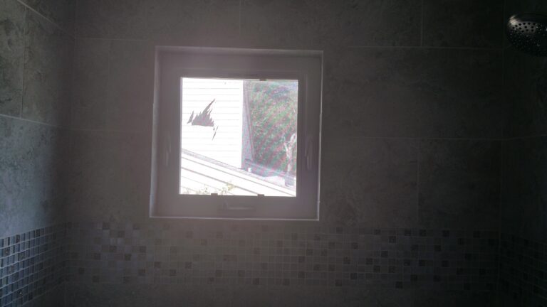 Master Suite above garage interior - Bathroom - Fixed window